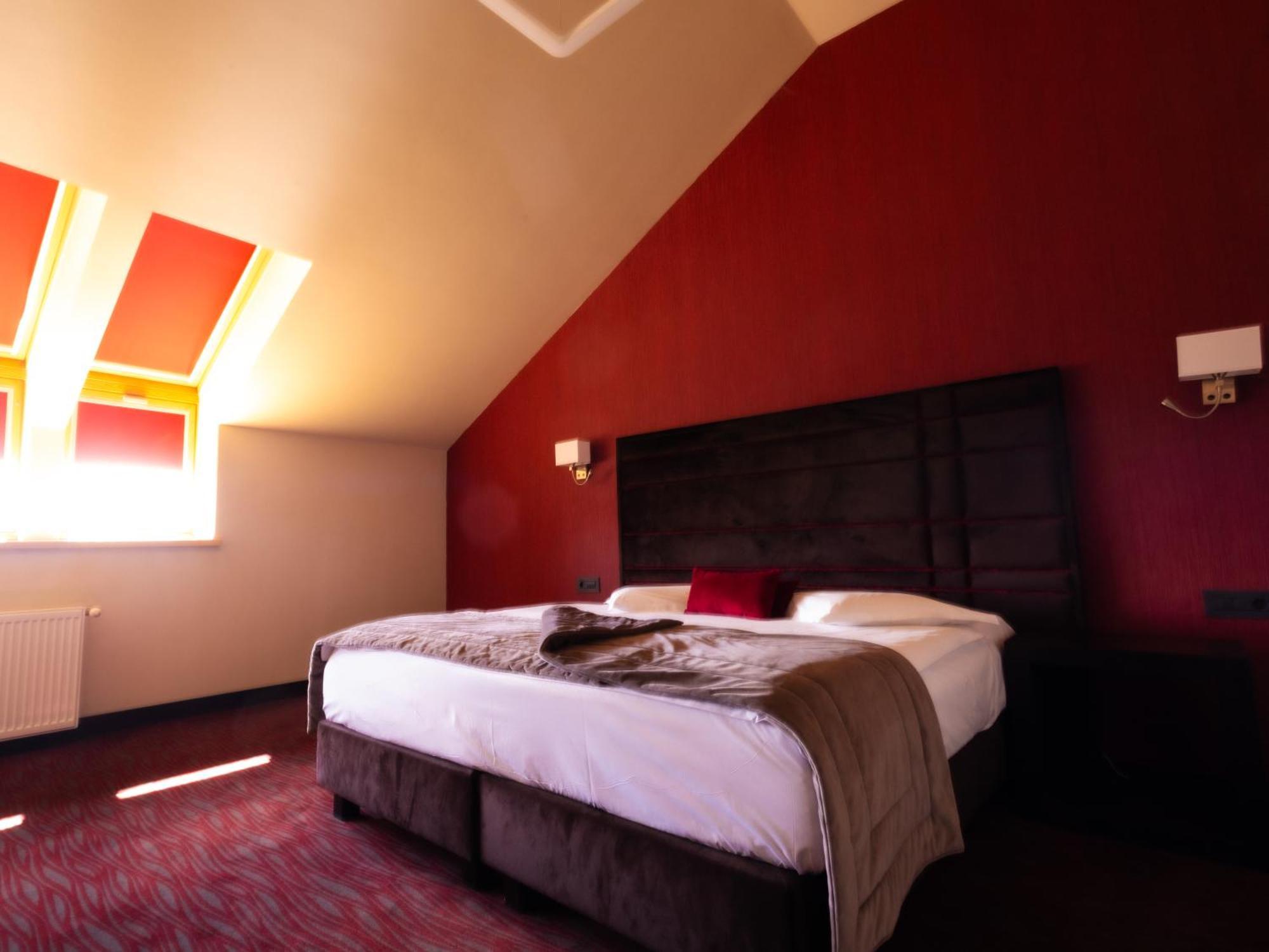 טימישוארה The Fifth Floor By Old Town Hotel מראה חיצוני תמונה